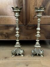 PAIRE ANCIENS PIQUE CIERGES d'EGLISE EN BRONZE DORE XIXeme CHANDELIERS