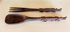 COUVERTS A SALADE ETHNIQUES ZOOMORPHES EN BOIS FORME CROCODILE (ORIGINE AFRIQUE)