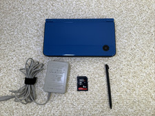 Nintendo DSi XL Handheld