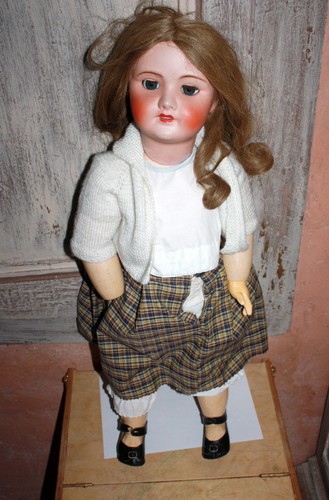 Ancienne grande poupee unis - grande,