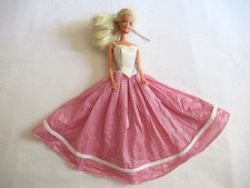 BARBIE en JUPE PERLE et BUSTIER MOIRE - Années 80-90 - 260-1-2