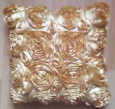 coussin decor de roses en relief dimensions 40x40 cm dehoussable (5 disponibles)