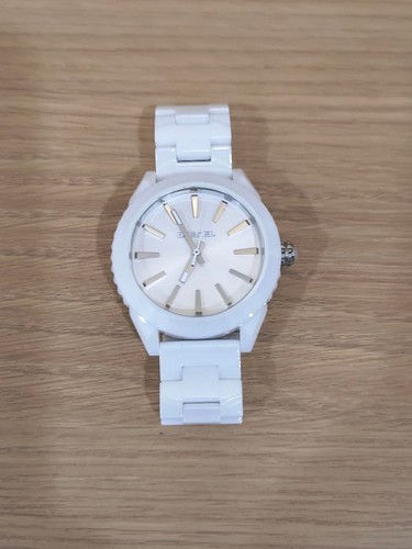 Montre quartz diesel - à,
