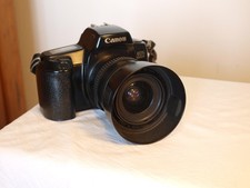 CANON EOS 1000 F 35 mm Film Camera + Canon EF 28-70 ( switch AF-MF cassé)