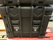 SKB Cases   Deep   Roto Molded Deep Rack Case  etanche militaire ..see photo 