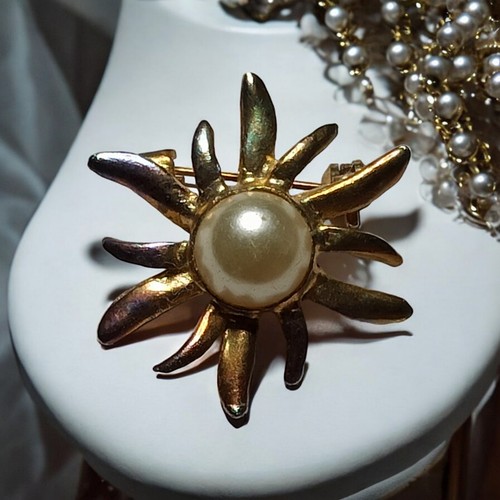 Broche vintage soleil perle