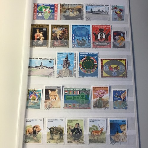 Lot 200 timbres - lot, 8