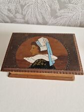 Ancienne boîte en bois bretonne signée