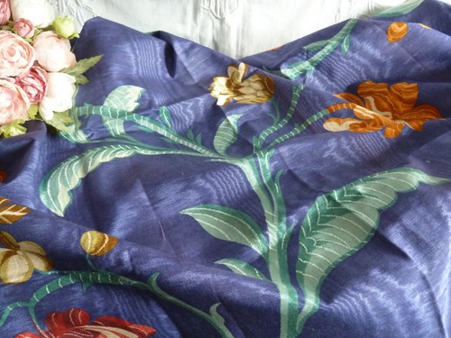 Ancien petit coupon - , tissu