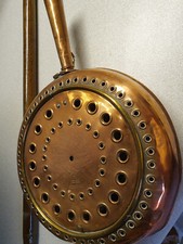 ***  ANCIENNE BASSINOIRE  CHAUFFE LIT  EN CUIVRE   *  XIXeme DECOR BOUQUET ***