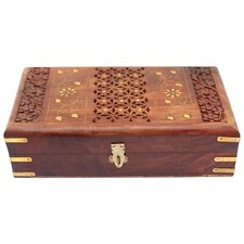Main Laiton Ajusté en Bois