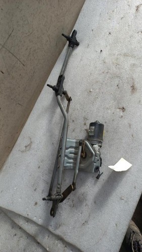 Moteur essuie glace avant