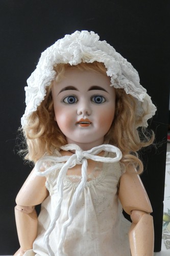 Bonnet ancien dentelle pour