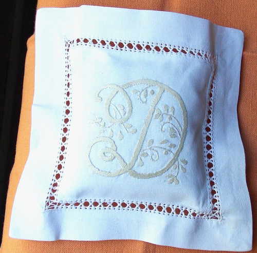 Coussin sachet brode main - coussin,