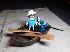 PLAYMOBIL - Jeune pêcheur, barque, rames, canne à pêche, bac avec trois poissons