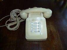 ANCIEN TELEPHONE  S 63  CREME  A TOUCHES