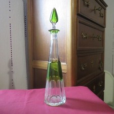1 carafe à liqueur de couleur