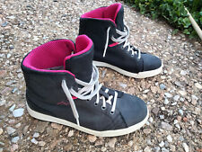 Bottes moto femme Forma Noires pointure 40 Excellent état. Portées une fois.