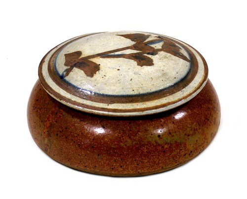 Dav signed terracotta - signed, glazed