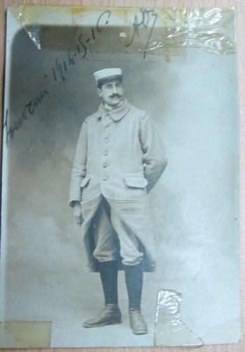 Portait pied un poilu - pied, en
