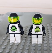 Lot 2 figurines blacktron