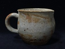 B0181 / Poterie / Tasse À