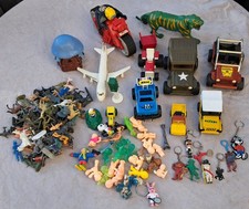 Lot jouets anciens vintages jeep Tonka moto soldats figurines tracteurs etc...