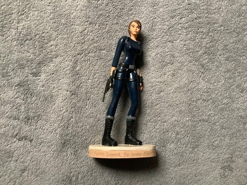 Figurine lara croft tomb - lara,