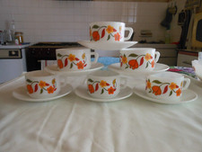 6  tasses  et sous tasses