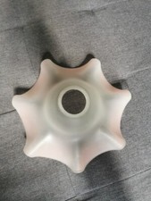 Ancien plafonnier ou lampe en verre rose forme étoile 