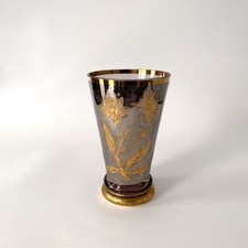 Vase Art Déco en verre givré doré signé Adat – décor de feuillage, vers 1930