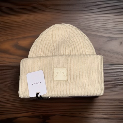 New varley cresta - varley, beanie