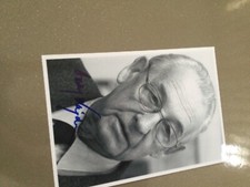 Andrej. Vajda.    signature originale photo 15x21