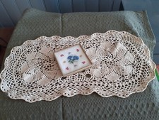 LOT vintage ANCIEN NAPPERON au crochet & BOITE MOUCHOIR BRODERIES FLEURS
