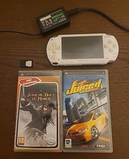 Sony PSP 1004 Blanche + Chargeur Original + Carte 2GB +Jeux 