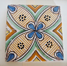 RARE ANCIEN CARREAU MAJOLIQUE