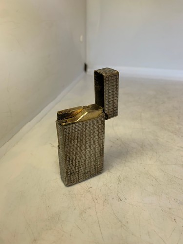 Ancien briquet marque - de,