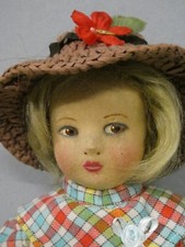Poupée ancienne: Jolie petite poupée en feutrine 32 cm ni Raynal, ni Lenci.