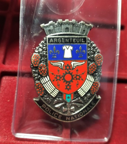 128 pucelle insigne - insigne, /