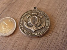insigne   BATAILLON MARINS POMPIERS  DE MARSEILLE     (classeur 9)