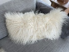 Coussin En Peau De Mouton Véritable Blanc Crème Dimension 62 Cm X 31 Cm 