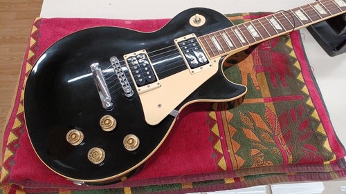 Guitare électrique - (gibson),