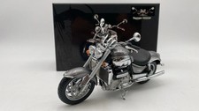 TRIUMPH ROCKET III 2004 1/12