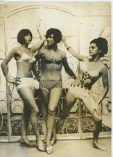 Mannequins présentant la collection Eté 1969  Vintage silver print Tirage arge