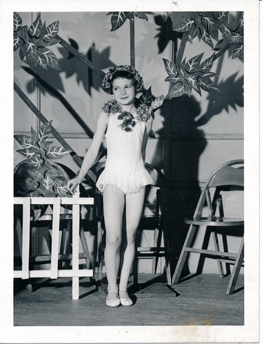 Fillette 1950 danseuse - c.,