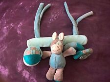 doudou peluche eveil maxi cosi  Barre D'activité Gaston Bleue Et Taupe ane poney