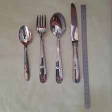 couverts pour enfant avec