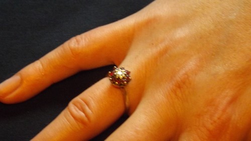 Bague rubis et diamants - en,
