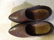 VINTAGE ancien SABOT en BOIS et CUIR  pour enfant 