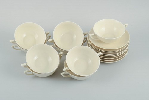 Neuf paires tasses à - de,